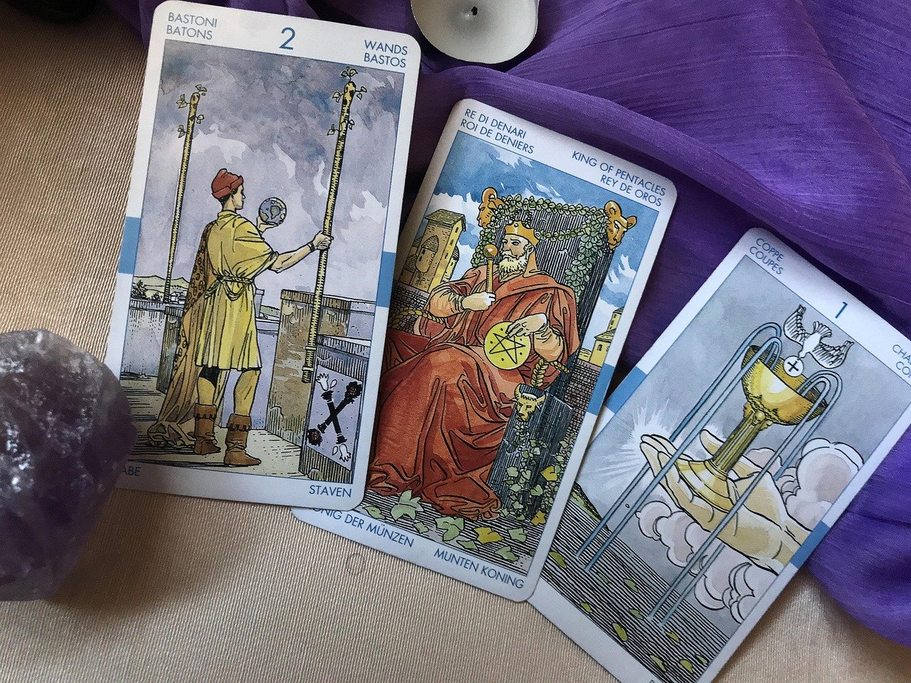 Tirada del amor: descubre lo que el tarot dice sobre tu relación